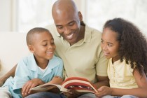 كيف تحبب القراءة إلى طفلك (نصائح للأطفال من مختلف الأعمار)